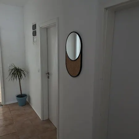 아파트 Ferienwohnung/monteurwohnung Altes Cafe