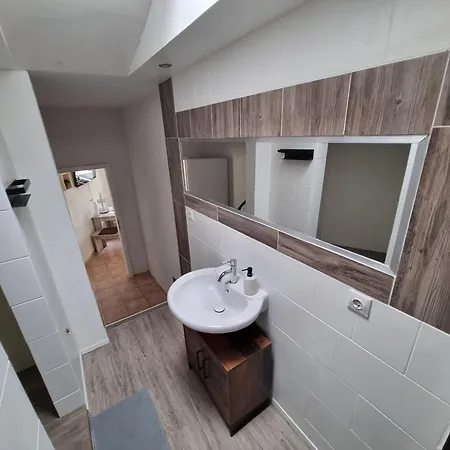 Ferienwohnung/monteurwohnung Altes Cafe *