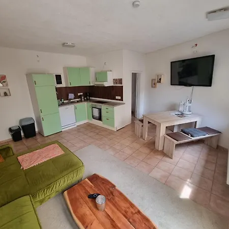 Ferienwohnung/monteurwohnung Altes Cafe Apartment