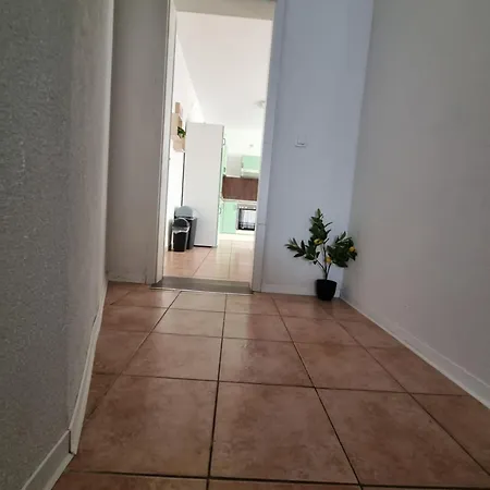 Ferienwohnung/monteurwohnung Altes Cafe 아파트 *