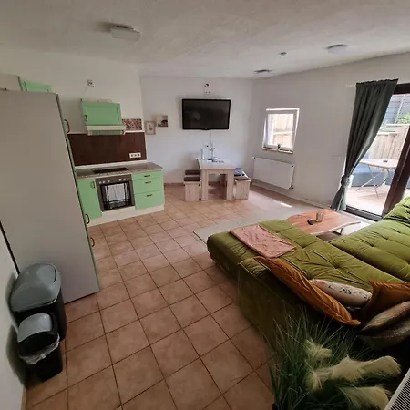 Ferienwohnung/monteurwohnung Altes Cafe *