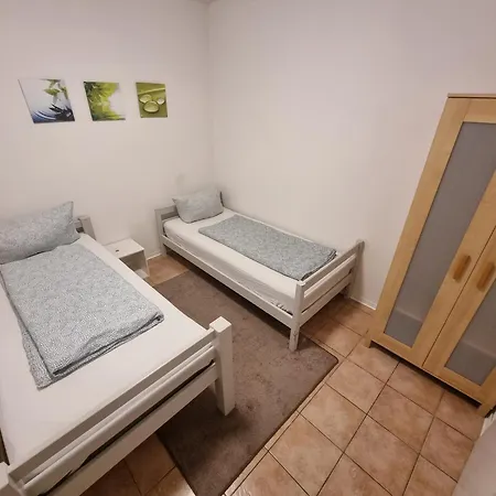 Apartment Ferienwohnung/monteurwohnung Altes Cafe