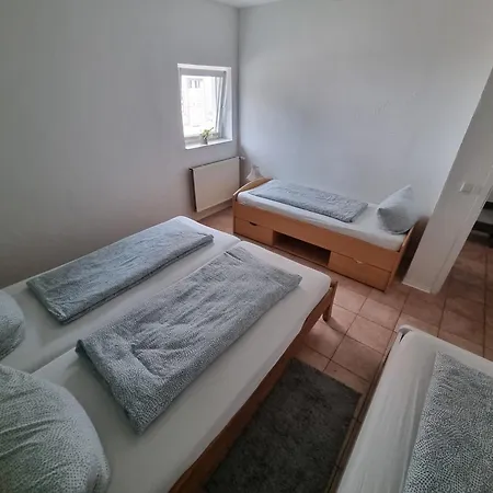 아파트 Ferienwohnung/monteurwohnung Altes Cafe *