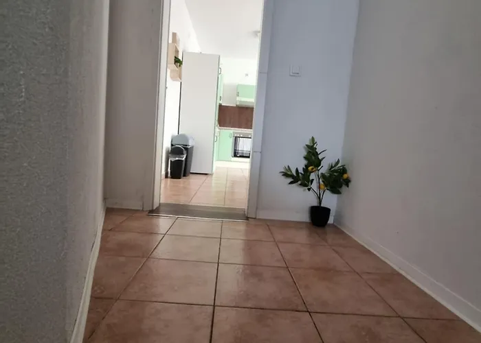 Ferienwohnung/monteurwohnung Altes Cafe Apartman *